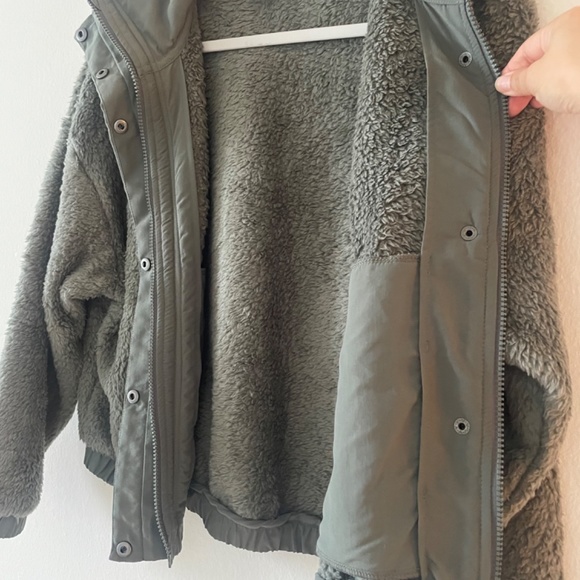 Vuori women's Cozy Sherpa Jacket Green Size Medium NWOT - Picture 10 of 14